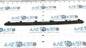 Front bumper trim center Volvo XC90 16-19 scratches, cracks