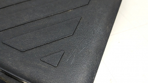 VW Atlas 18 Foot Rest - Worn