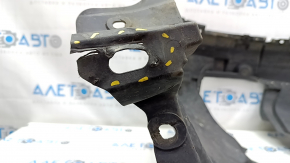 Front right fender liner Nissan Rogue Sport 17-19 is torn