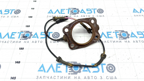 Rear left trunnion bracket Nissan Rogue Sport 17-19 AWD, rusty, with ABS sensor