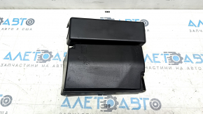 Cover of the fuse box under the hood VW Passat b8 16-19 USA the latch is broken