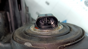 Headlight assembly front left Nissan Rogue Sport 17-19 halogen, with fasteners, sand, condensation inside
