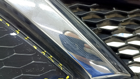 Radiator grill grill Nissan Rogue Sport 17-19 with emblem, under distronic, broken fasteners, sand, air under glass