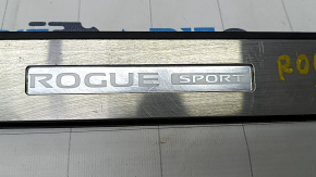 Door sill trim front left outer Nissan Rogue Sport 17-19 chrome, Rogue Sport, with backlight, scratches, bump, without chip