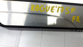 Door sill trim front right outer Nissan Rogue Sport 17-19 chrome, Rogue Sport, with backlight, scratches, without chip
