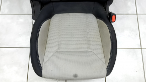 Passenger seat Subaru Forester 19-SK without airbag, mechanical, black with gray, rusty at the bottom, oxidized chips, for dry cleaning