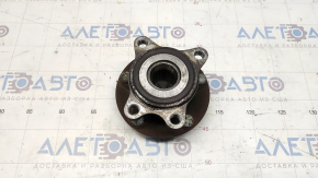 Front left hub Mazda CX-30 20 - play