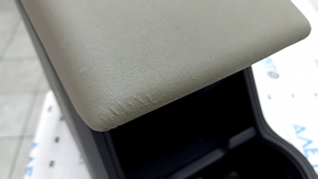 Central console armrest Subaru Forester 19-SK leather, black with gray, scratches, dents, dry cleaning Used