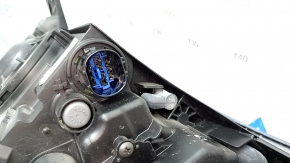 Front right headlight complete Kia Niro 17-19 HEV, PHEV with bracket, halogen, LED DRL, seal peeled off, needs polishing, scratches used