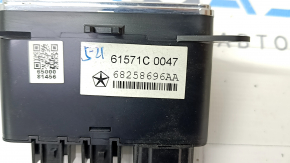 Usb Media Hub Jeep Grand Cherokee WK2 14-17 scratches Used