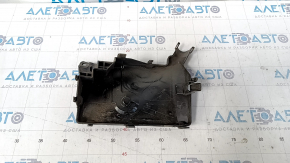 Lower cover of the fuse box under the hood Toyota Prius V 12-17, broken fastening