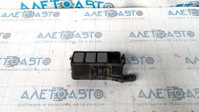 Toyota Highlander 14-19 3.5 relay block, broken fasteners