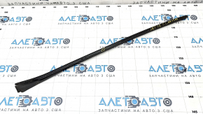 Left windshield molding VW Jetta 19 - broken