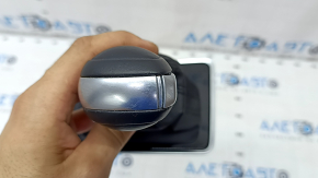 Automatic transmission knob with shifter cover VW Jetta 19 - leather, scratches