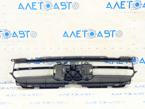 Fastening of radiator grille Audi A4 B8 13-16 rest
