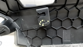 Rear pillar trim behind the right window Mercedes GLC 16-22 beige, broken guide, scratches