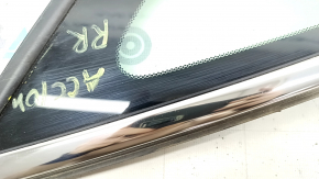 Window blind glass rear right Honda Accord 18-22 chrome, scratches on chrome, cut seal