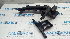 Fastening of the left front headlight eyepiece Audi Q5 8R 09-17 a fragment is broken off
