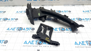 Fastening of the right front headlight eyepiece Audi Q5 8R 09-17 a fragment is broken off