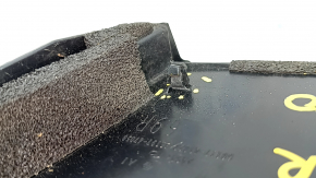 Molding plug wing front right Toyota Prius 50 16- structure, crack in fastening