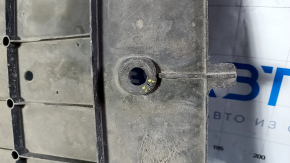 Bottom protection left rear Lexus LS460 07-12 cracks in fasteners, tears