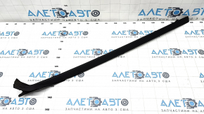 Left windshield molding BMW X3 G01 18-21 seal dried out, deep scratch
