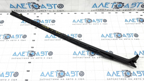 Left windshield molding BMW X3 G01 18-21 seal dried out, deep scratch
