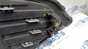 Grill radiator grill assembly with frame Ford Fusion mk5 17-18 chrome, sand, broken fasteners, dent