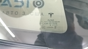 Window blind glass rear right Tesla Model 3 21- matte frame, scratch, dent