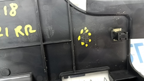 Trunk floor bracket right Tesla Model 3 18 - broken fasteners