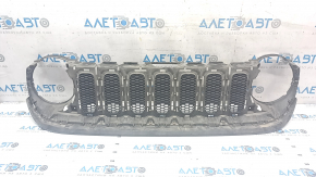 The frame of the radiator grill grill Jeep Renegade 15-18 prerest is cracked