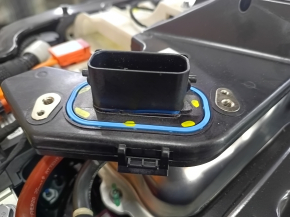 Battery pack VVB complete Tesla Model 3 21- RWD, 55 kWh, 95k, with blocks, dented case, broken VVB module mounts, broken chip