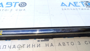 Molding door-glass central front right Lexus CT200h 11-17 bump, scratches