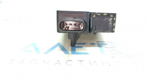 REAR BUMPER BODY CONTROL MODULE BCM Tesla Model 3 18 - broken fasteners, crack