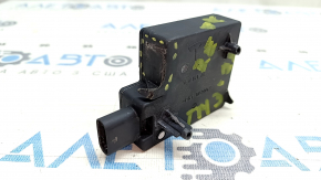REAR BUMPER BODY CONTROL MODULE BCM Tesla Model 3 18 - broken fasteners, crack