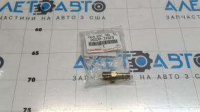 Fuel pressure sensor left Lexus IS250 06-13 on the rack