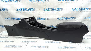 Central console armrest and cup holders VW Jetta 19 - black leather, scratches, needs cleaning
