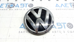 VW Jetta 19 Grille Emblem - Sand
