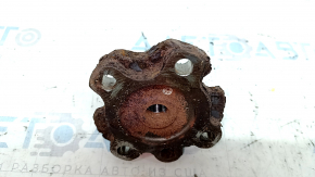 Rear right hub mount VW Jetta 19 - rusty