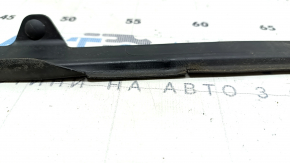 Upper tailgate seal Jeep Compass 17 - cracks