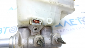 Subaru Outback 15-17 brake master cylinder with reservoir