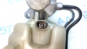 Chrysler 200 15-17 Brake Master Cylinder with Reservoir