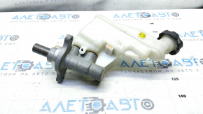 Brake master cylinder with reservoir Kia Forte 4d 14-18