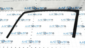 Front right door glass seal Kia Niro 23-