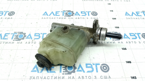 Lexus ES300 ES330 brake master cylinder with reservoir