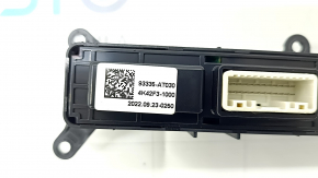 Left central console button block Kia Niro 23- HEV with heated seats, scratches