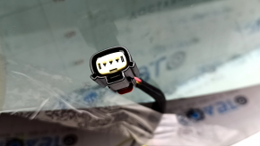 Tesla Model 3 18 windshield heated, scratches, no sealing rubber