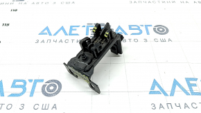 Headlight mounting bracket lower left Ford Edge 15 - cracks in the mounts