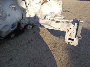Front left quarter Toyota Prius 30 10-15 on the body, white, rusty