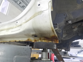 Sunset of the rear wing left Toyota Prius 30 10-15 on the body, white, rusty, pokes